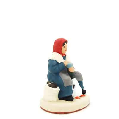 santon peint à la main gaveuse d'oie profil