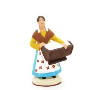 santon peint à la main femme au berceau