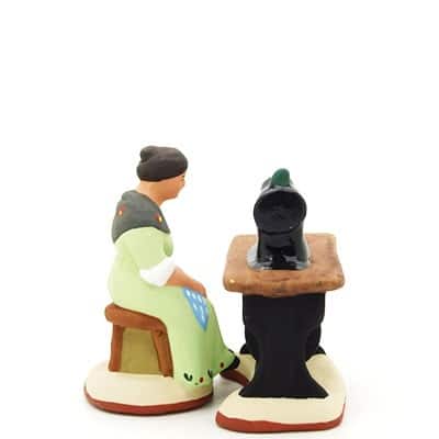 Santon couturière peint à la main profil