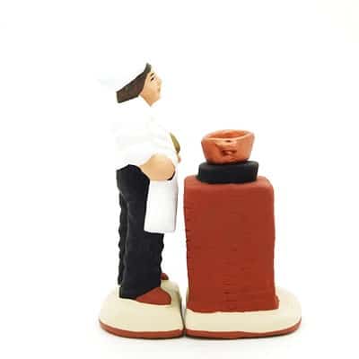 santon de Provence cuisinier ambulant peint a la main profil