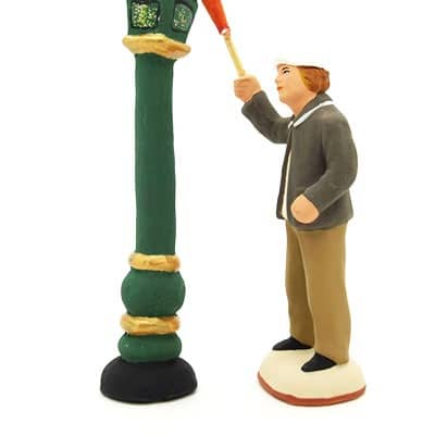 santon de provence peint à la main allumeur de réverbère profil