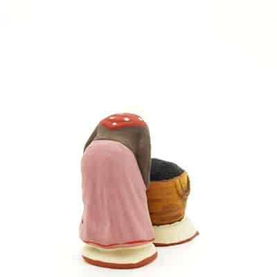 santon de provence ramasseuse d'olives et son sac peint à la main dos