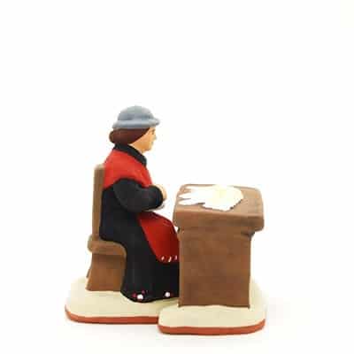 santon de provence peint à la main dentelliere profil