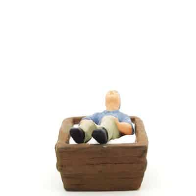 santon de provence peint à la main boulanger endormi dans le pétrin face