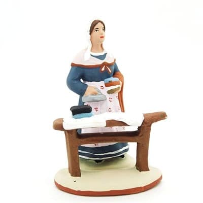 santon de provence repasseuse peint à la main