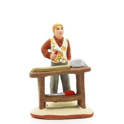 santon de provence le charpentier et son etabli peint à la main