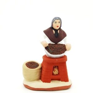 santon de provence femme aux marrons peint à la main