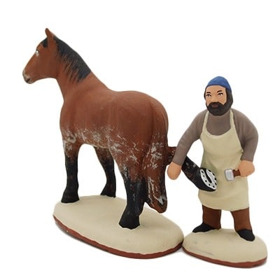 santon de provence peint à la main maréchal ferrant et son cheval