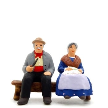 santon de provence peint à la main vieux sur le banc